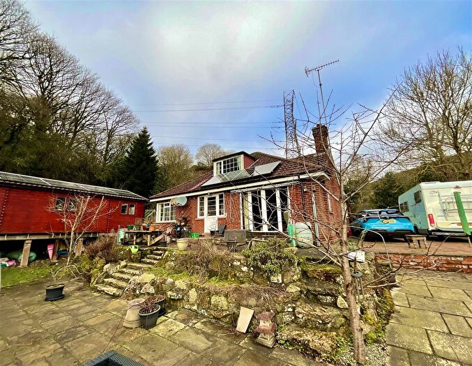 4 Bedroom Detached Bungalow For Sale In Edge Dell, Scarborough, YO12