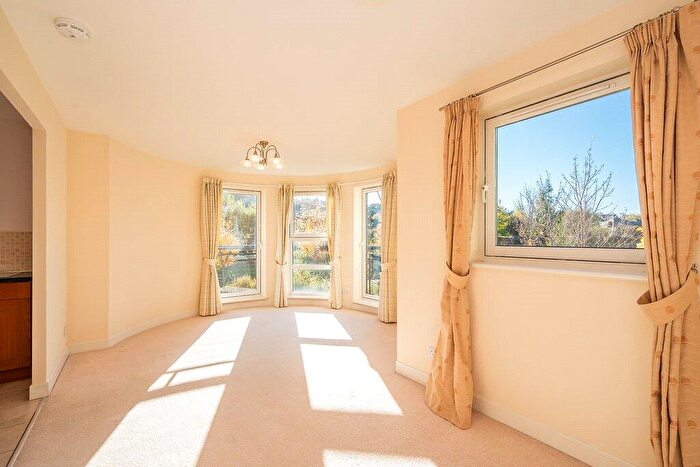 2 Bedroom Flat To Rent In Meggetland View, Edinburgh, EH14