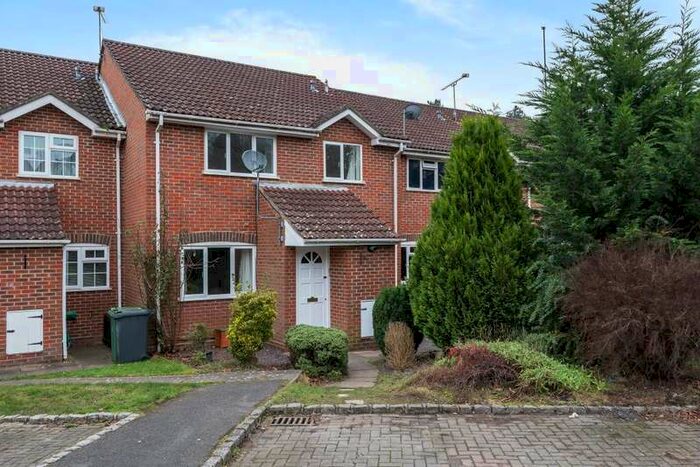 2 Bedroom Terraced House To Rent In Bagshot, Surrey, GU19