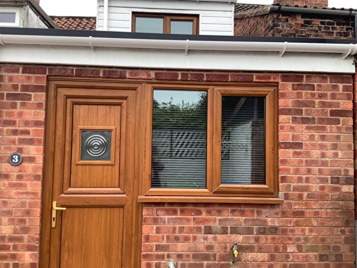 2 Bedroom Cottage For Sale In Post Office Row, Withernwick, Hull, HU11