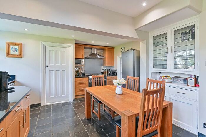 5 Bedroom Semi Detached House For Sale In Beulah Hill, Crystal Palace, London, SE19