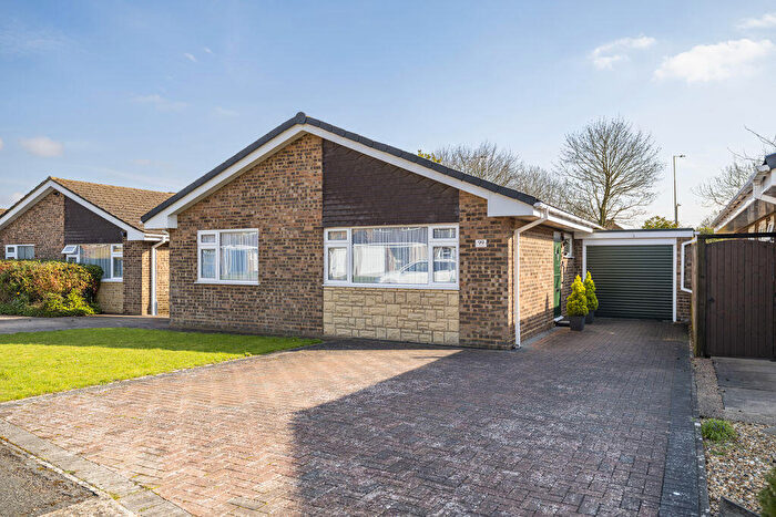 3 Bedroom Detached Bungalow For Sale In Windmill Hill Drive, Bletchley, Milton Keynes, MK3