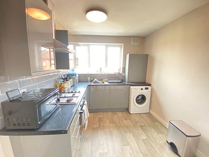 3 Bedroom Property To Rent In Solon New Road Estate, London, SW4