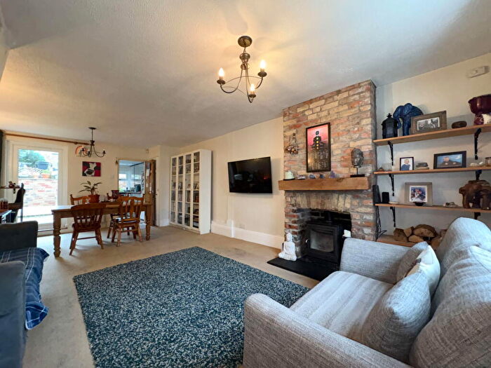 2 Bedroom Cottage For Sale In Church Hill, Temple Ewell, Dover, CT16