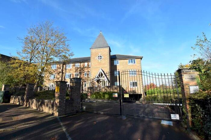 2 Bedroom Property To Rent In Cheam Common Road, Worcester Park, KT4