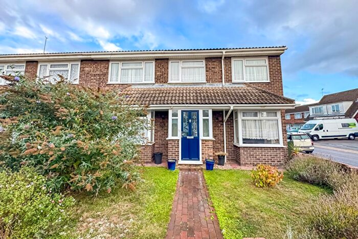 4 Bedroom Semi-Detached House For Sale In Raphael Drive, Shoeburyness, SS3