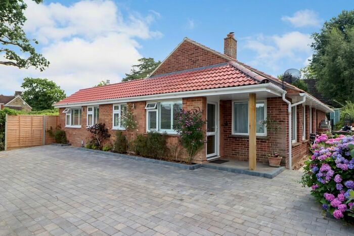 4 Bedroom Detached House To Rent In Gaggle Wood, Mannings Heath, Horsham, RH13