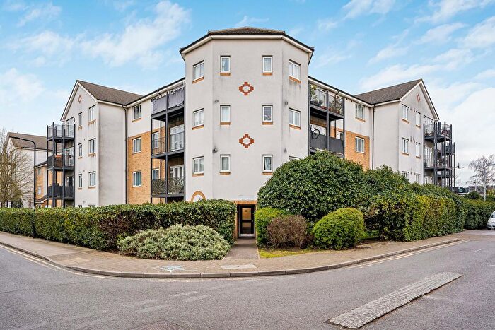 1 Bedroom Flat For Sale In Acer Court, Enstone Road, Enfield, EN3