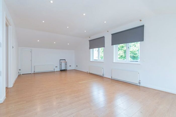 2 Bedroom Flat To Rent In Lanark Road, London, W9