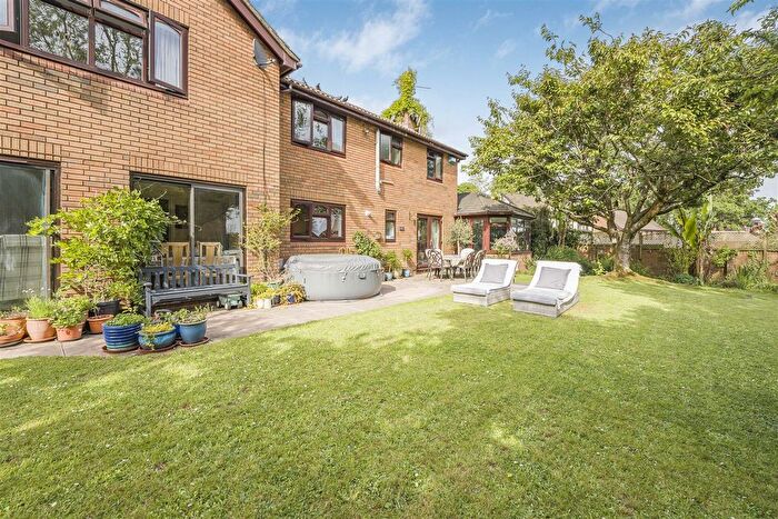 5 Bedroom Detached House For Sale In Craig-Yr-Haul Drive, Castleton, Cardiff, CF3