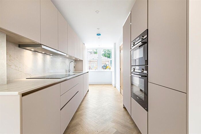 2 Bedroom Terraced House For Sale In Cedars Road, London, N21