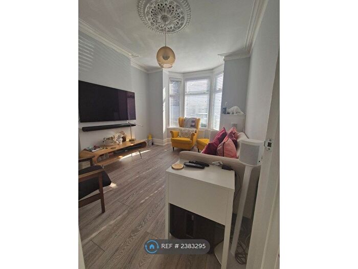 3 Bedroom Terraced House To Rent In Pretoria Road, Southsea, PO4