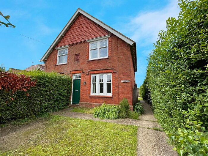 3 Bedroom Semi-Detached House To Rent In The Street, Heathfield, TN21