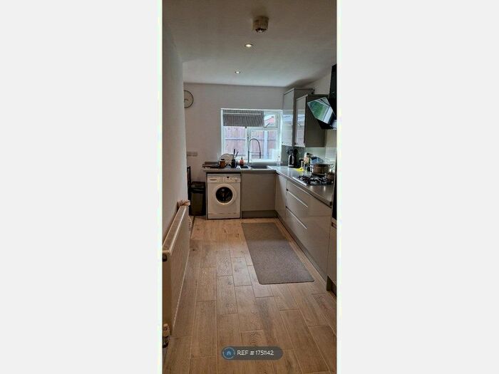 3 Bedroom End Of Terrace House To Rent In Eastwood Drive, Derby, DE23