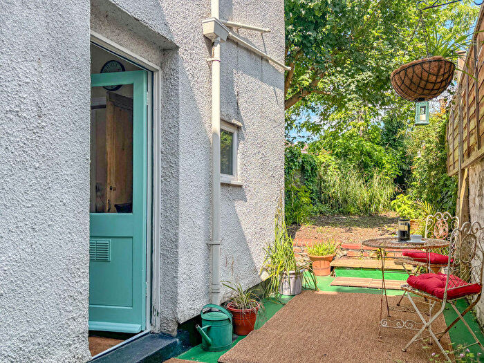 2 Bedroom House For Sale In Warwick Avenue, Bristol, BS5