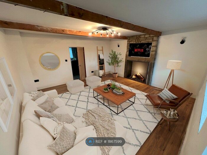 3 Bedroom Terraced House To Rent In Warley Town Lane, Halifax, HX2