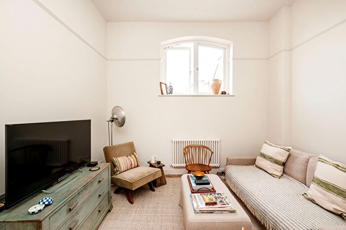 1 Bedroom Flat For Sale In Trenmar Gardens, London, NW10
