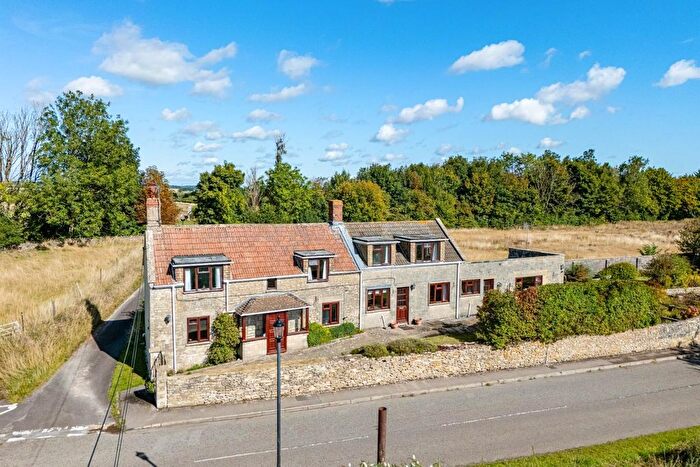 3 Bedroom Detached House For Sale In High Street, Marshfield, SN14