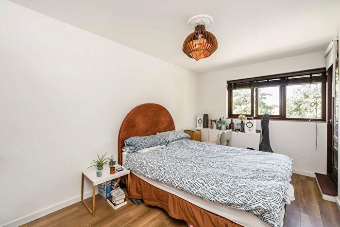 2 Bedroom Flat To Rent In Brassey Road, London, NW6