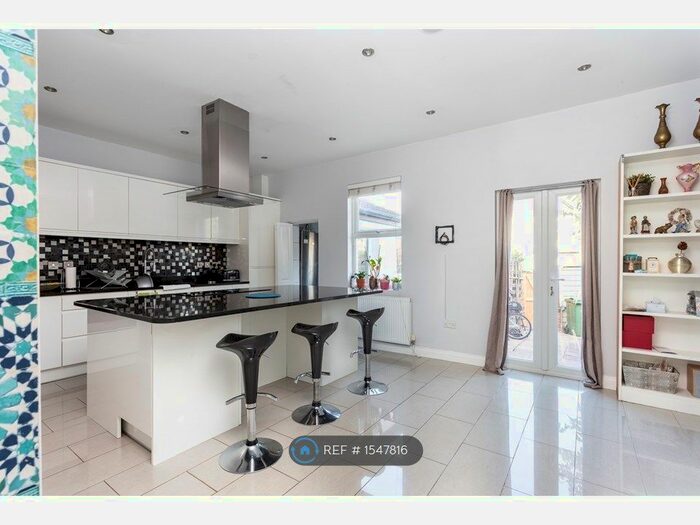 3 Bedroom Terraced House To Rent In Ferrers Road, London, SW16