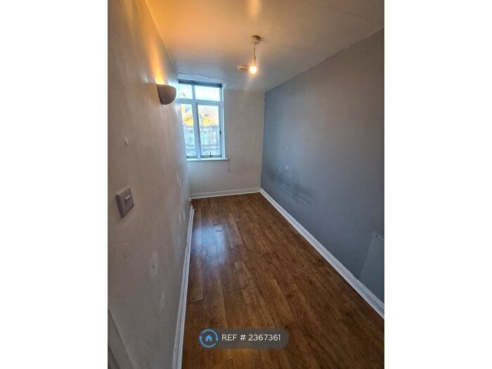 1 Bedroom Flat To Rent In North Street, Keighley, BD21