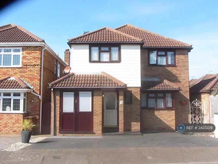 5 Bedroom Detached House To Rent In Hudson Way, Canvey Island, SS8