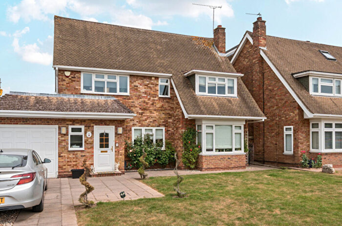 4 Bedroom Detached House For Sale In Weald Close, Bromley, Kent, BR2