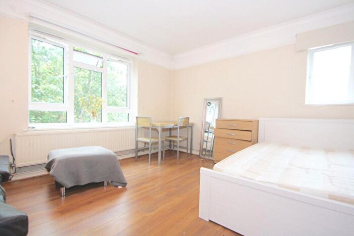 4 Bedroom Flat To Rent In Langdon Court, City Road, EC1V