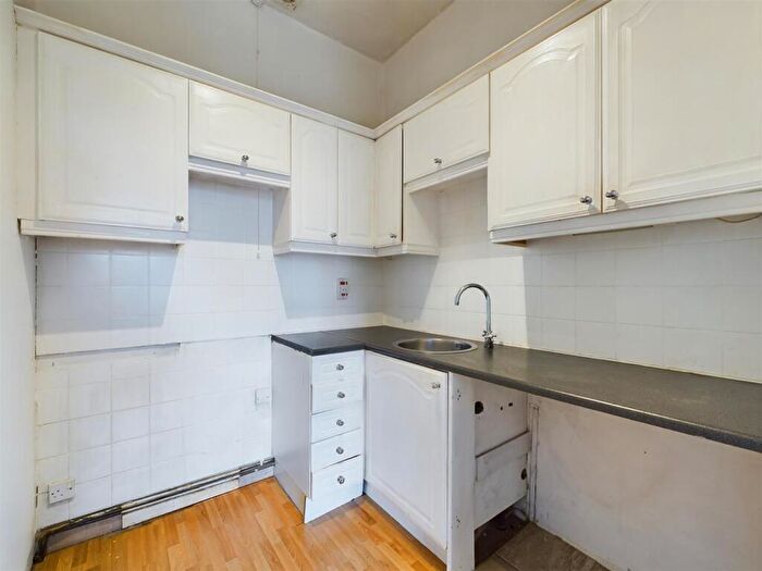 1 Bedroom Apartment To Rent In Furlong Lane, Halesowen, B63