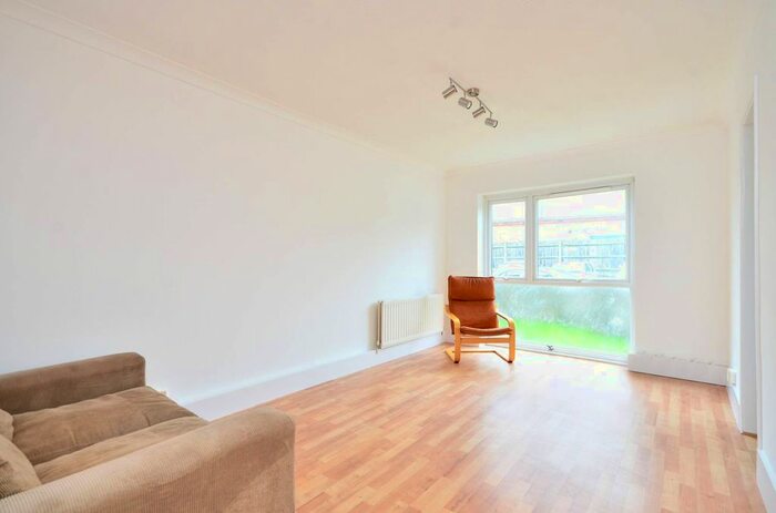 1 Bedroom Flat To Rent In Moyser Road, Furzedown, London, SW16