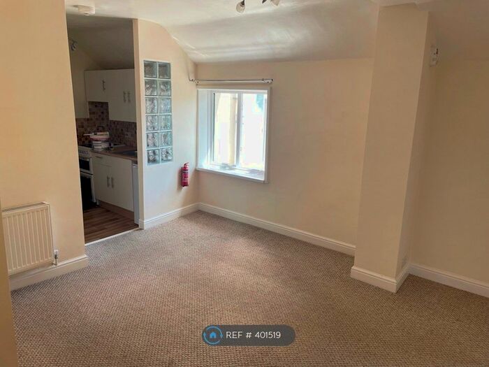 1 Bedroom Flat To Rent In Trinity Street, Taunton, TA1