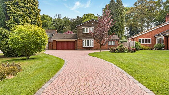 4 Bedroom Detached House For Sale In The Spinney, Little Aston, B74