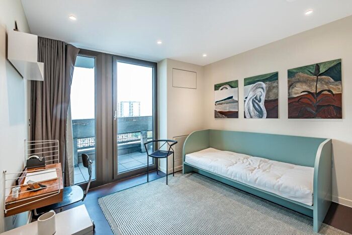 3 Bedroom Apartment To Rent In St Leonards Road London, E14