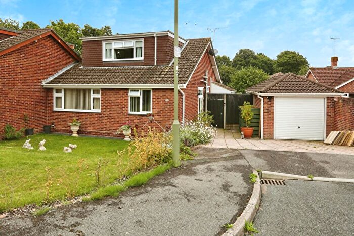3 Bedroom Bungalow For Sale In Elgin Close, Fareham, Hampshire, PO15