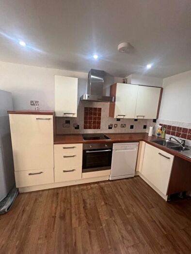 2 Bedroom Flat To Rent In Byron Street, Bradford, BD3