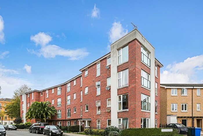 2 Bedroom Flat To Rent In Calypso Crescent, Peckham, SE15
