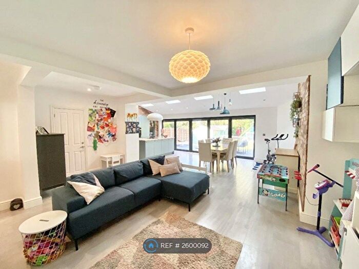 4 Bedroom Semi-Detached House To Rent In Pine Grove, Sale, M33