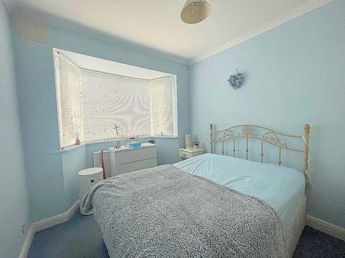 2 Bedroom Bungalow For Sale In Grasmere Avenue, Warden Hills, Luton, Bedfordshire, LU3