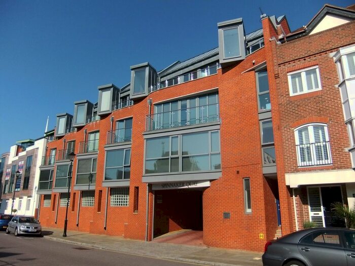 2 Bedroom Flat To Rent In Spinnaker Quay, Broad Street, Old Portsmouth, Hampshire, PO1