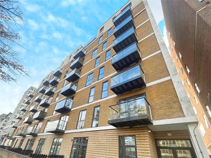 1 Bedroom Apartment For Sale In Victoria Avenue, Southend-on-Sea, Essex, SS2