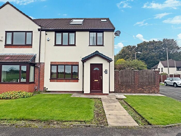 3 Bedroom Semi-detached House For Sale In Wingates Lane, Westhoughton, BL5