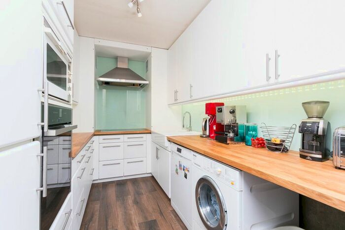 1 Bedroom Flat To Rent In Barbican, Barbi, London, EC2Y
