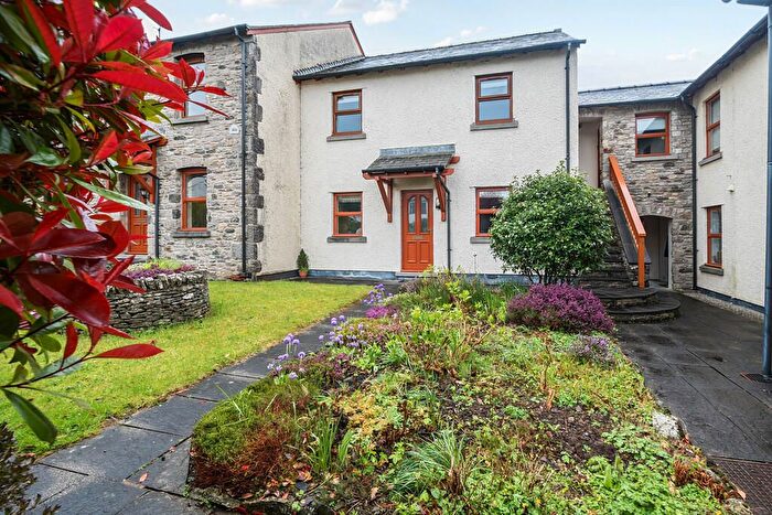 2 Bedroom Flat For Sale In Beathwaite Gardens, Levens, Kendal, LA8