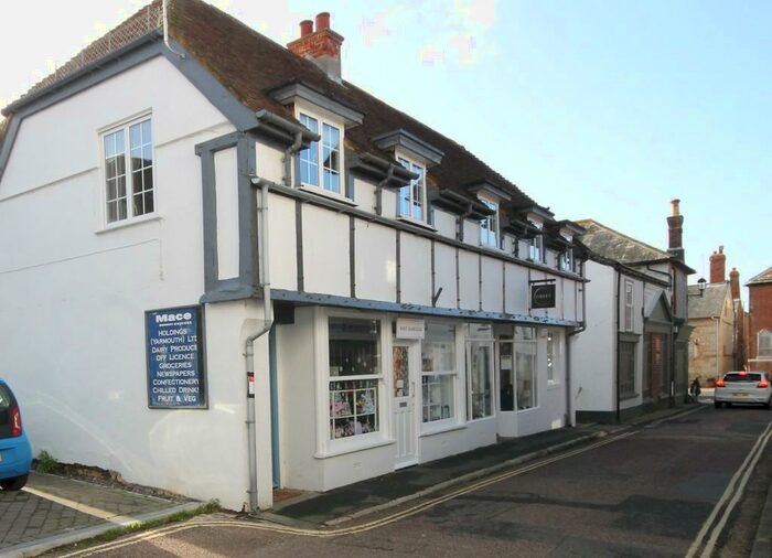 3 Bedroom Apartment To Rent In High Street, Yarmouth, PO41
