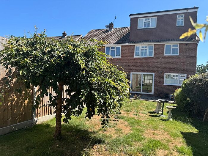 4 Bedroom Semi-Detached House For Sale In Westway, Copthorne, Crawley, RH10