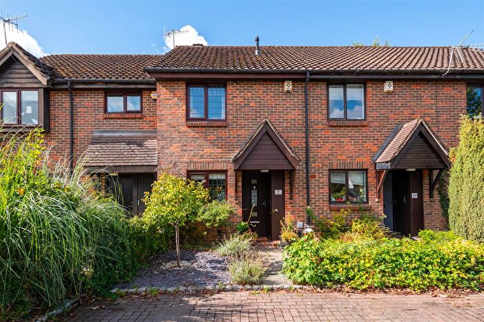 2 Bedroom Terraced House For Sale In Firlands, Horley, RH6