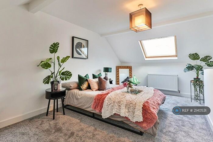 3 Bedroom Terraced House To Rent In Chesterfield Road, Sheffield, S8