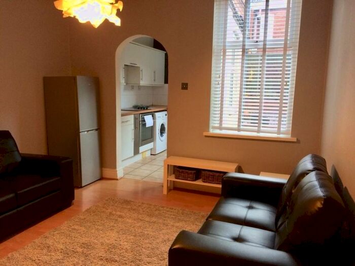 4 Bedroom House To Rent In Sherwin Street, Derby, DE22