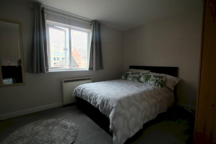 2 Bedroom Flat To Rent In Dunnage Crescent, London, SE16