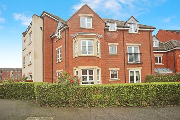 2 Bedroom Flat For Sale In Middlewood Close, Solihull, B91